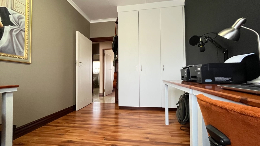3 Bedroom Property for Sale in Heiderand Western Cape